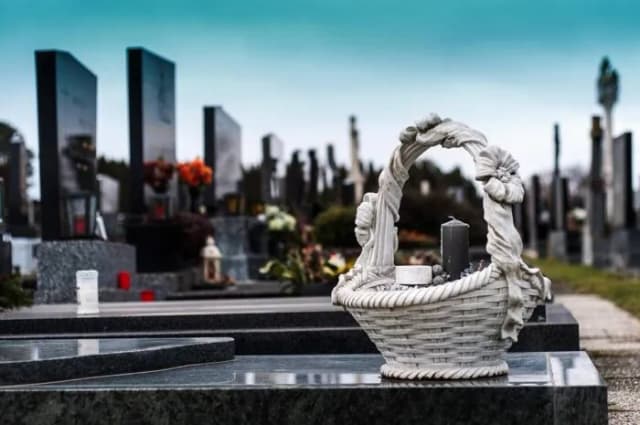Jak sprawdzić datę pogrzebu w Gdańsku i uniknąć nieporozumień Jak sprawdzić datę pogrzebu w Gdańsku i uniknąć nieporozumień