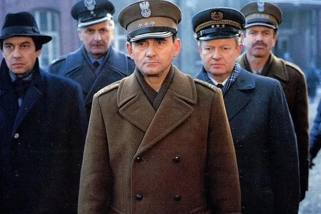 Śmierć jak kromka chleba - film, który odsłania dramat stanu wojennego Śmierć jak kromka chleba - film, który odsłania dramat stanu wojennego