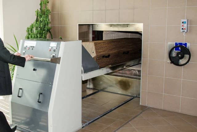 Co zostaje po kremacji? Zaskakujące fakty o prochach ludzkich Co zostaje po kremacji? Zaskakujące fakty o prochach ludzkich