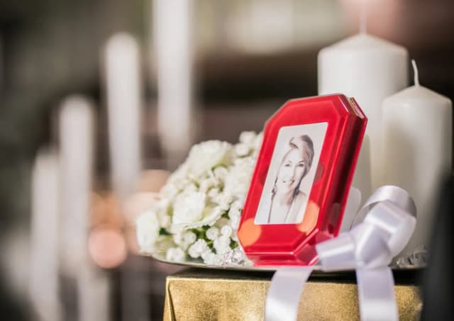 Ile dni od śmierci do pogrzebu? Poznaj znaczenie tradycji katolickiej Ile dni od śmierci do pogrzebu? Poznaj znaczenie tradycji katolickiej